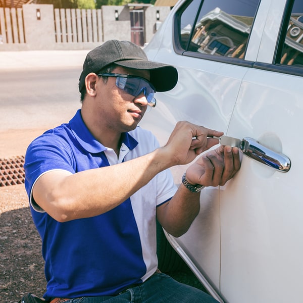 en la cerrajería de autos pueden hacer copias de llaves con chip